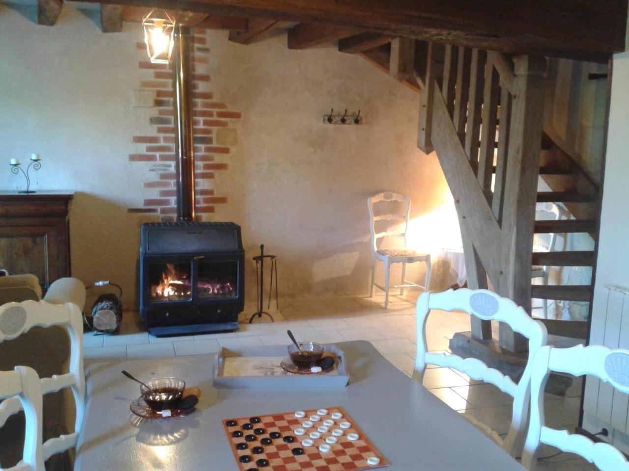 Gites A L'Ombre Des Chenes Châteauvieux Exterior foto